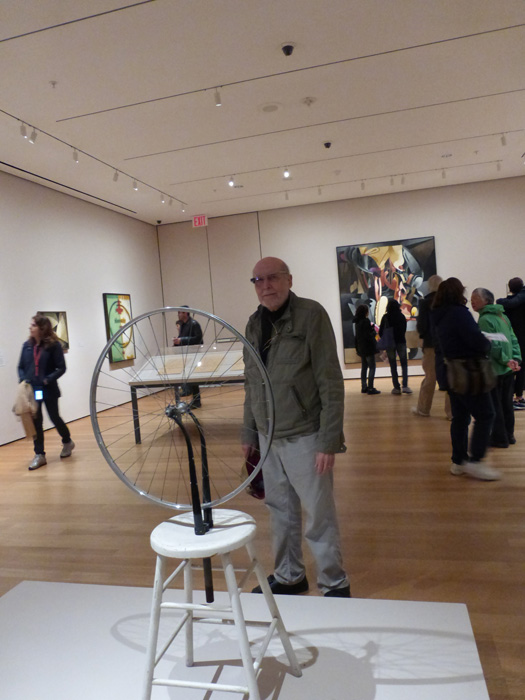 Forest au MoMA devant la roue de la fortune pour lr récépiendaire du Prix et surtout ses mentors...